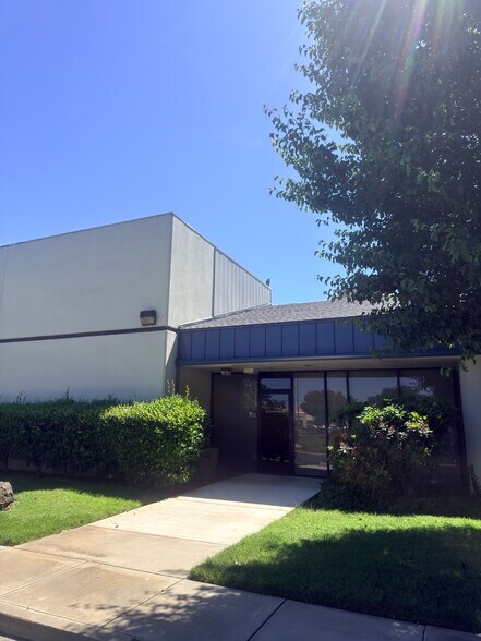 9700 Goethe Rd, Sacramento, CA à vendre - Photo de l’immeuble – Image 3 sur 7
