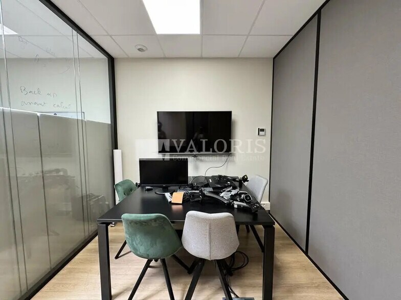 Bureau dans Villeurbanne à louer - Photo de l’immeuble – Image 3 sur 13