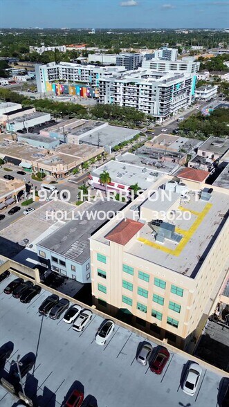 1940 Harrison St, Hollywood, FL à louer - Vidéo sur l’annonce professionnelle – Image 2 sur 27