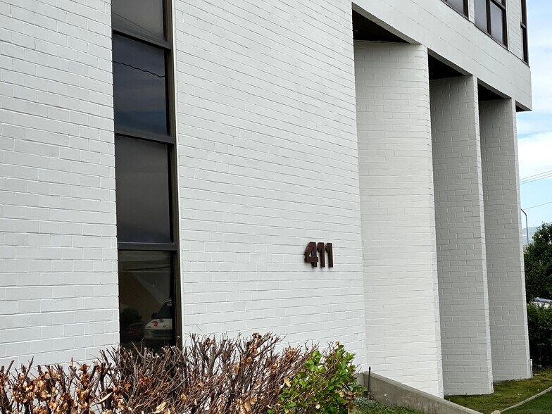 411 W 7200 S, Midvale, UT à louer - Photo de l’immeuble – Image 3 sur 6