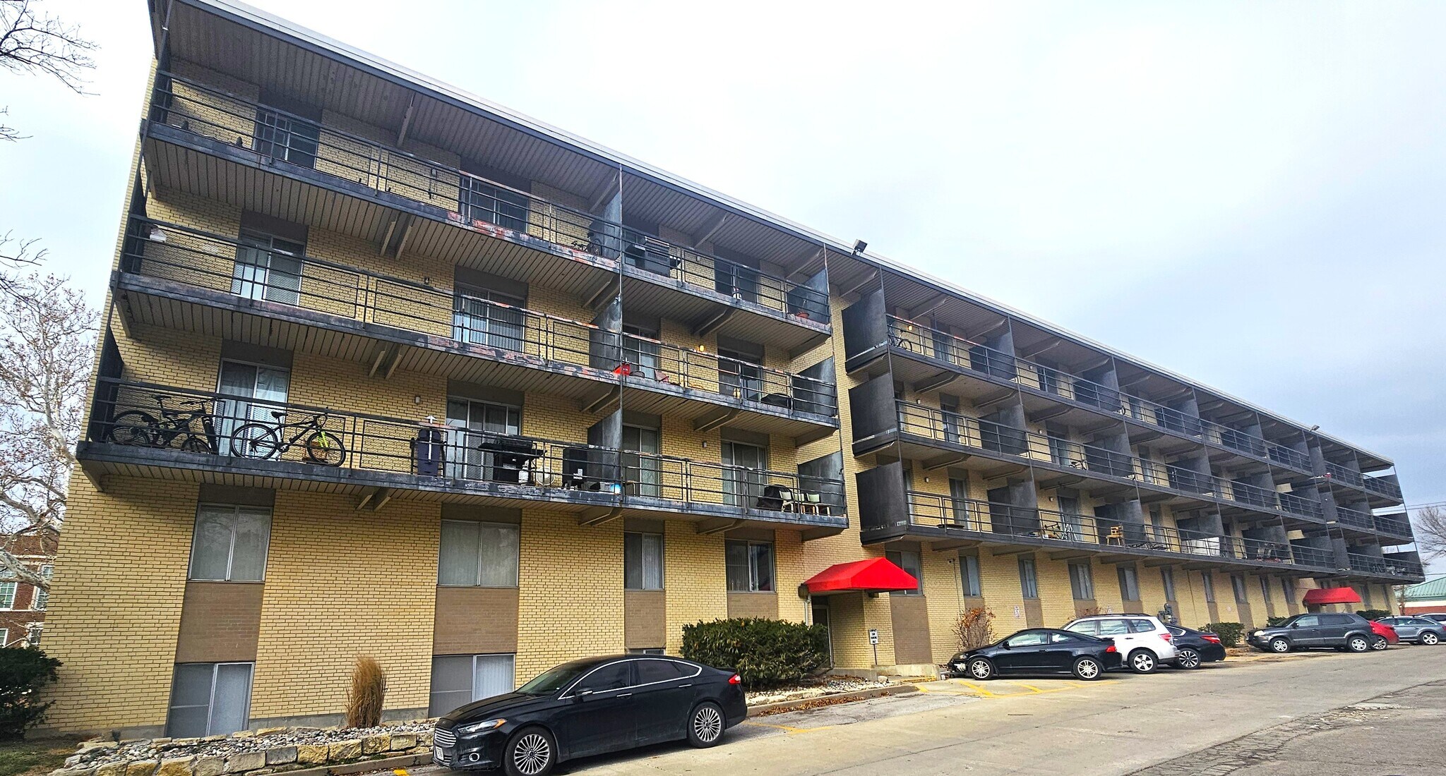 Capitol City Villas portefeuille de 2 biens à vendre sur LoopNet.fr Photo principale– Image 1 sur 8