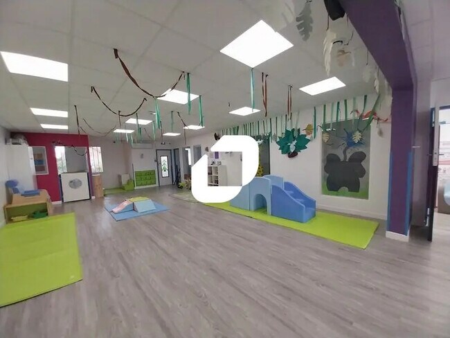 Plus de détails pour Bureau à vendre