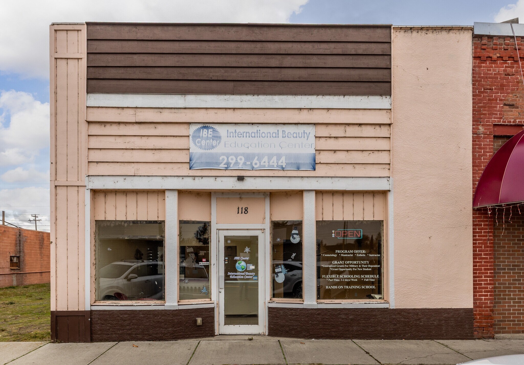 118 E Lake St, Medical Lake, WA à vendre Photo principale– Image 1 sur 18