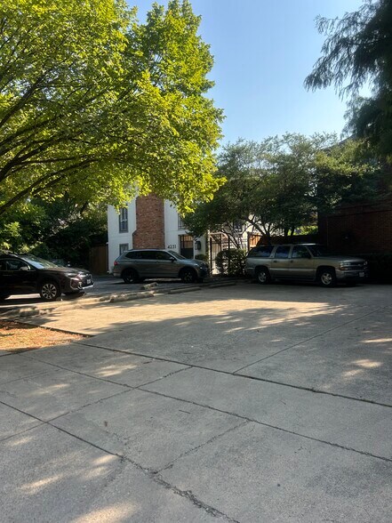 4231 Gilbert Ave, Dallas, TX à vendre - Photo de l’immeuble – Image 3 sur 4