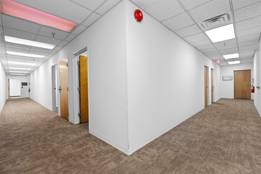 545-553 Cedar Ln, Teaneck, NJ à louer - Photo de l’immeuble – Image 2 sur 19