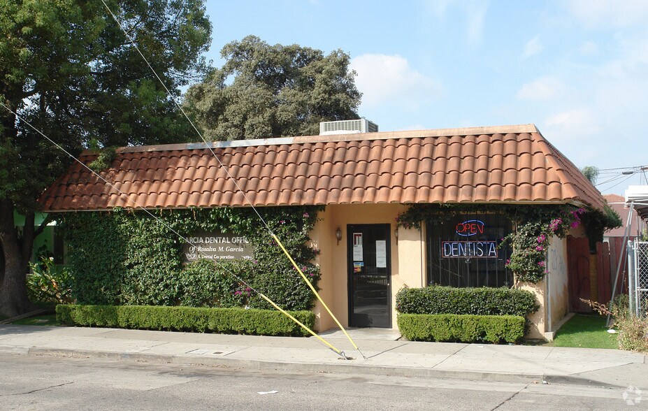 1614 French St, Santa Ana, CA à vendre - Photo principale – Image 1 sur 14