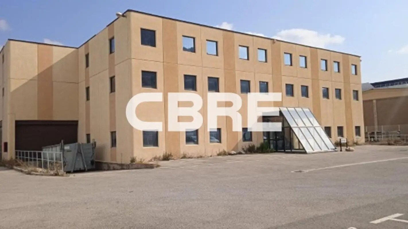 Local d’activités dans Carros à louer Photo de l’immeuble– Image 1 sur 21