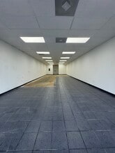 21301-21495 NW 2nd Ave, Miami, FL à louer Photo intérieure– Image 2 sur 5