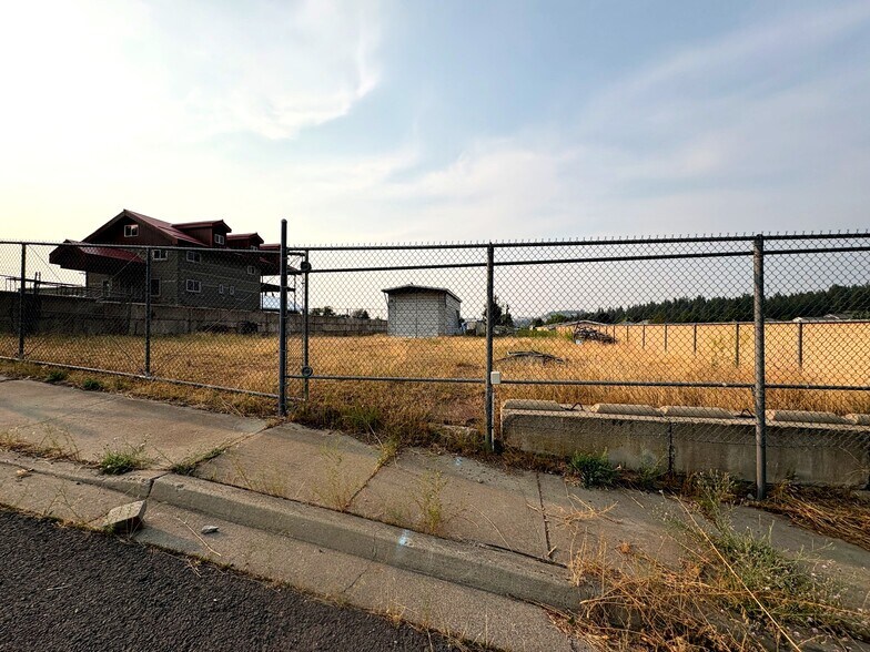 5715 N Havana St, Spokane, WA à vendre - Photo de l’immeuble – Image 2 sur 4
