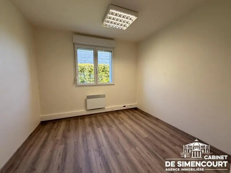 Bureau dans Dury à louer - Photo intérieure – Image 2 sur 4