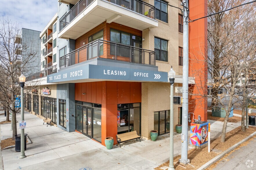 315 W Ponce de Leon Ave, Decatur, GA à louer - Photo de l’immeuble – Image 2 sur 4