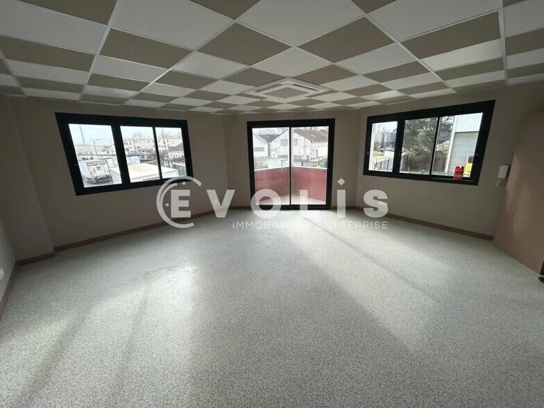 Bureau dans Ormoy à louer - Photo intérieure – Image 2 sur 6