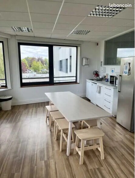 Bureau dans Caen à louer - Photo de l’immeuble – Image 3 sur 5