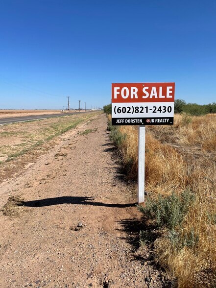 Montgomery, Casa Grande, AZ à vendre - Photo de l’immeuble – Image 2 sur 3