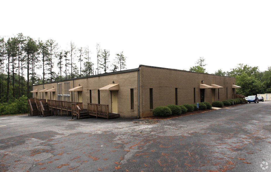 907 N Main St, Travelers Rest, SC à louer - Photo de l’immeuble – Image 2 sur 6