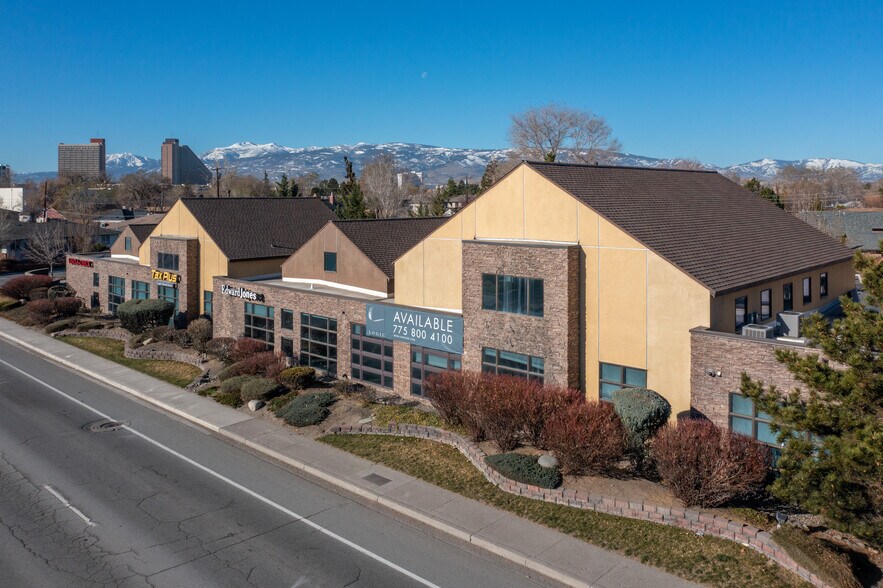 979 Pyramid Way, Sparks, NV à louer - Photo de l’immeuble – Image 1 sur 13