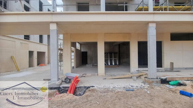 Plus de détails pour Local commercial à vendre