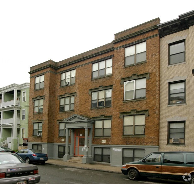 7-9 Esmond St, Boston, MA à vendre - Photo principale – Image 1 sur 1