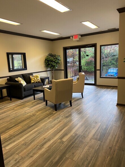 2231 Victory Ln, Hoover, AL à louer - Photo de l’immeuble – Image 3 sur 6