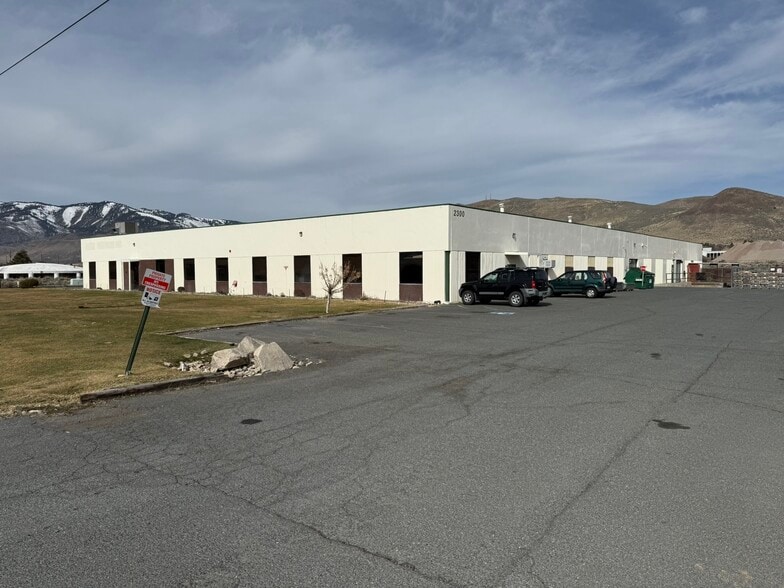 2300 Arrowhead Dr, Carson City, NV à louer - Photo de l’immeuble – Image 1 sur 10
