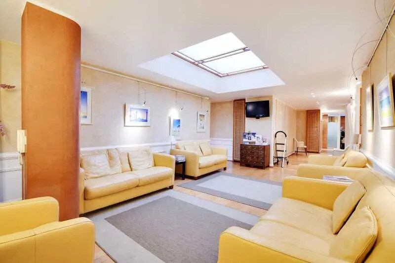 17 Rue Pétrarque, Paris à vendre - Photo de l’immeuble – Image 2 sur 13