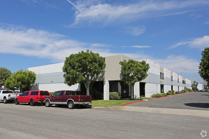 1161-1191 N Red Gum St, Anaheim, CA à louer - Photo principale – Image 1 sur 6