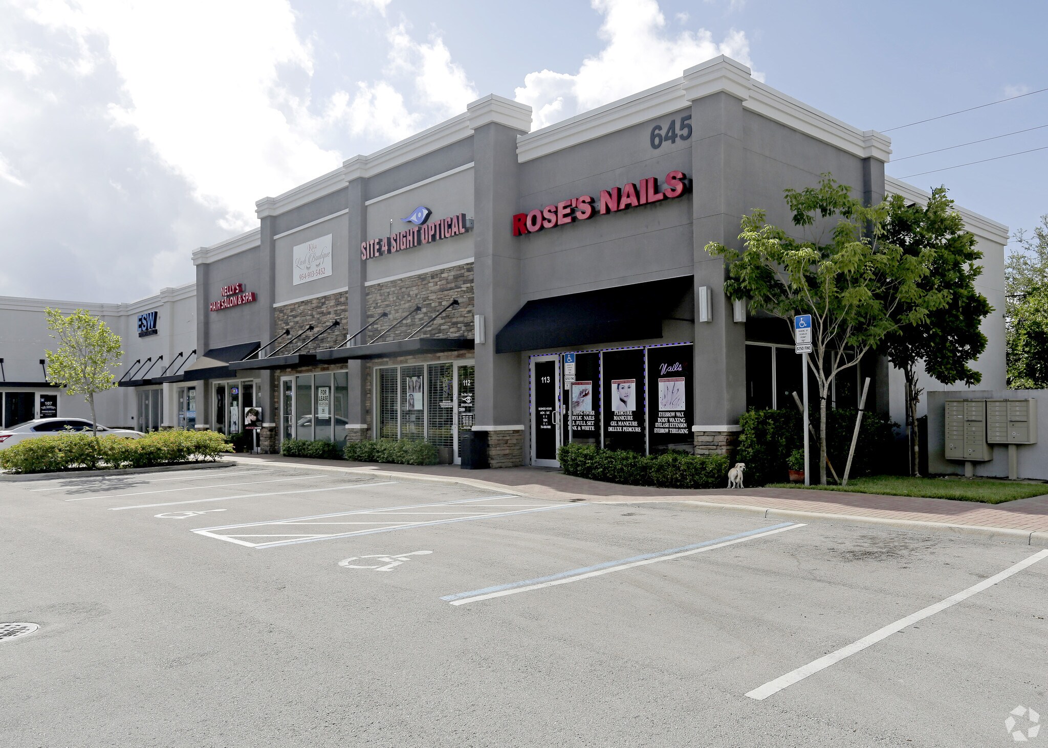 645 W Hallandale Beach Blvd, Hallandale Beach, FL à louer Photo de l’immeuble– Image 1 sur 8