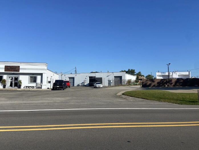 4510-4514 Pontiac Lake Rd, Waterford, MI à louer - Photo de l’immeuble – Image 2 sur 2