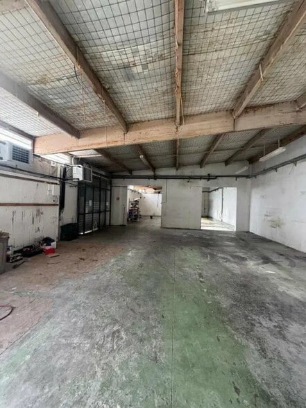 Local d’activités dans Aubagne à louer - Photo intérieure – Image 3 sur 5