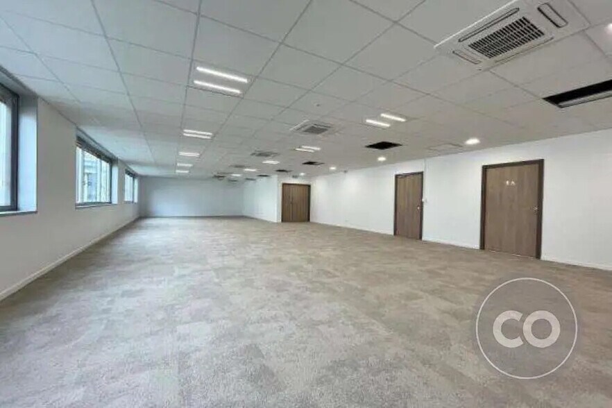 Bureau dans Boulogne-Billancourt à louer - Photo de l’immeuble – Image 3 sur 4