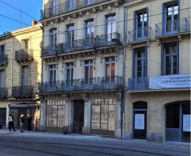 Plus de détails pour Local commercial à louer