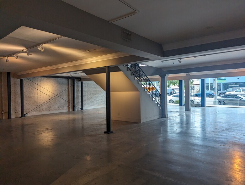 169 N La Brea Ave, Los Angeles, CA à louer - Photo intérieure – Image 3 sur 5