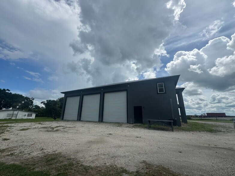 2972 W US Highway 27, Clewiston, FL à louer - Photo de l’immeuble – Image 2 sur 9