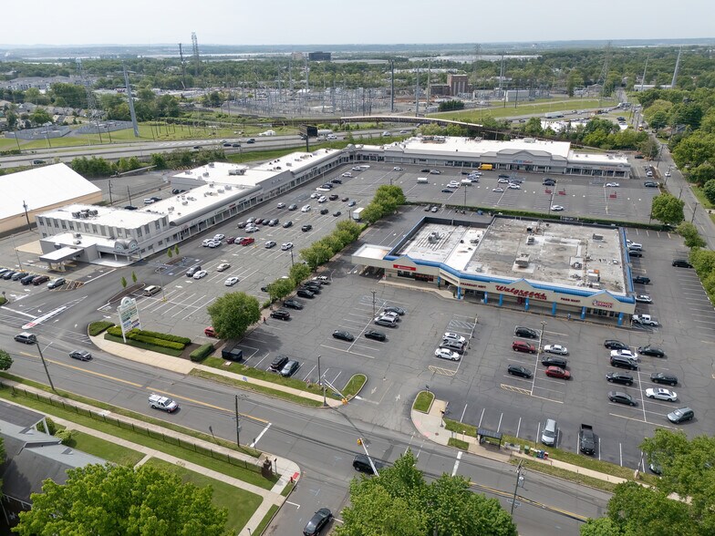 1199 Amboy Ave, Edison, NJ à louer - Photo de l’immeuble – Image 2 sur 11