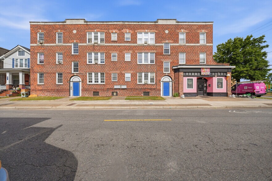 2811-2815 Colonial Avenue portefeuille de 2 biens à vendre sur LoopNet.fr - Photo de l’immeuble – Image 1 sur 7