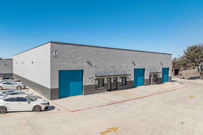 Plus de détails pour 10927 Fredericksburg Rd, San Antonio, TX - Local d'activités à louer