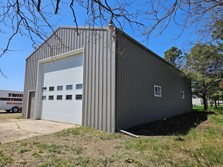 1204 W Cedar St, Beresford, SD à vendre - Photo de l’immeuble – Image 2 sur 8