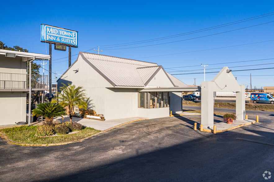 9603 N Interstate 35, San Antonio, TX à vendre - Photo de l’immeuble – Image 2 sur 23