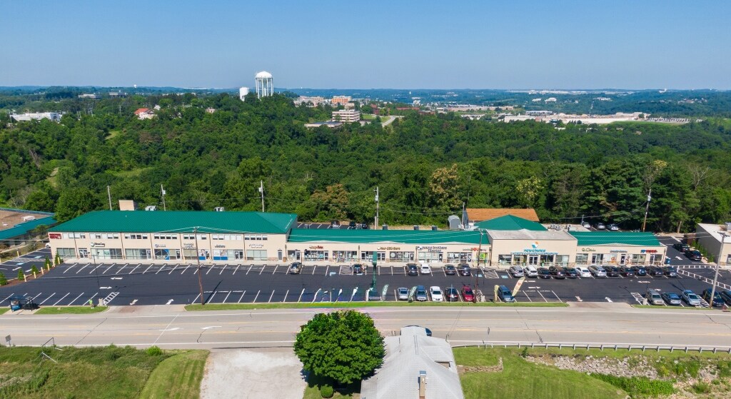 5992-5998 Steubenville Pike, McKees Rocks, PA à louer Photo principale– Image 1 sur 5