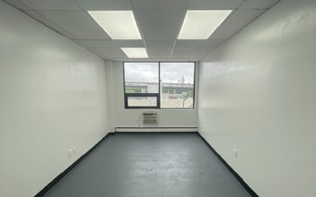 43-49 10th St, Long Island City, NY à louer Photo de l’immeuble– Image 1 sur 1