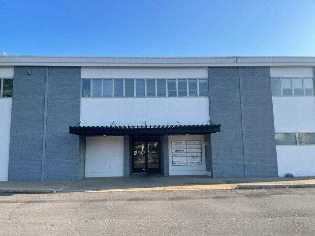 303 S Main St, Mishawaka, IN à louer - Photo de l’immeuble – Image 2 sur 12