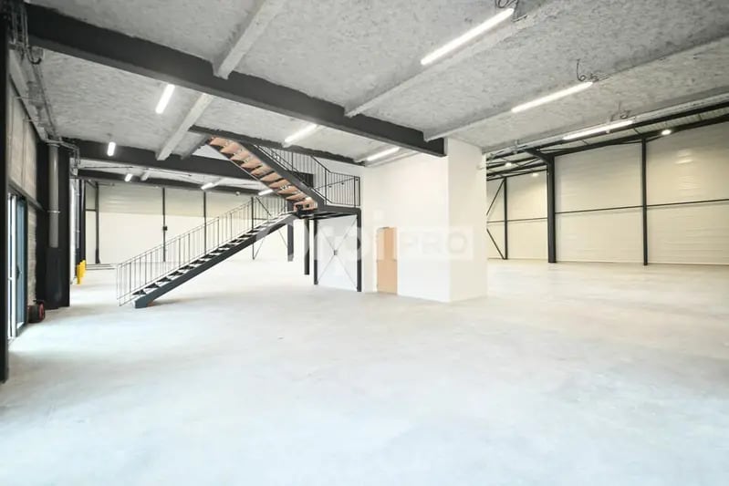 22 Avenue Du 24 Août 1944, Corbas à louer - Photo intérieure – Image 3 sur 11