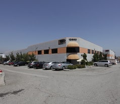 12660 Branford St, Pacoima CA - immobilier d'entreprise