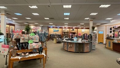 2550 E Morris Blvd, Morristown, TN à louer Photo de l’immeuble– Image 2 sur 2