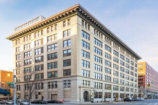 Plus de détails pour 405-421 Hudson St, New York, NY - Logement à vendre