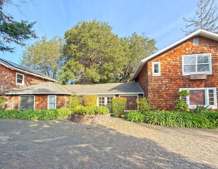 1025 5th St, Novato, CA à vendre - Photo principale – Image 1 sur 27