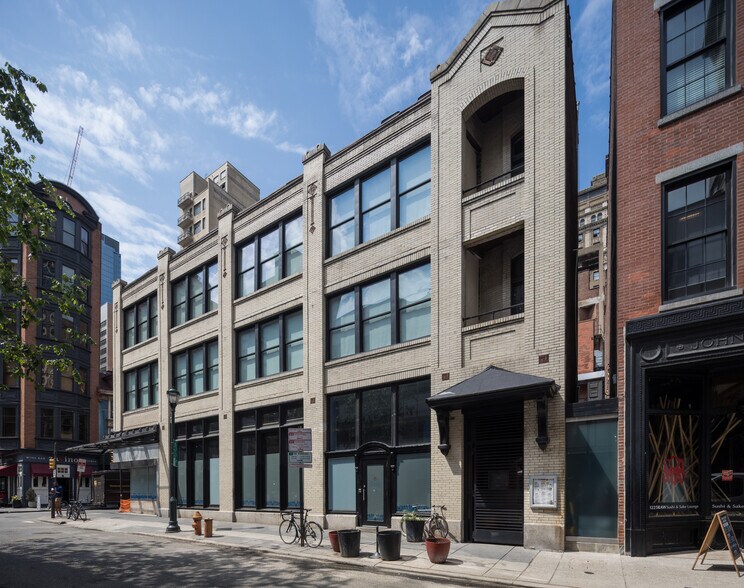 107-109 S 13th St, Philadelphia, PA à louer - Photo de l’immeuble – Image 2 sur 35