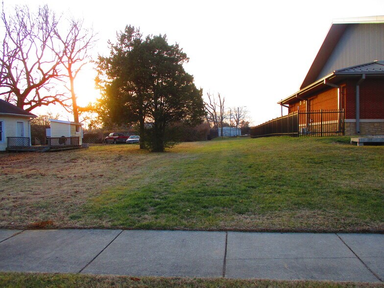 822-824 Franklin Blvd, Greensboro, NC à vendre - Photo principale – Image 1 sur 2