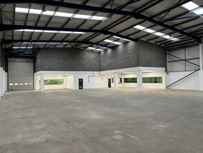 5-9 Spire Green Centre, Harlow à louer Photo intérieure– Image 1 sur 3