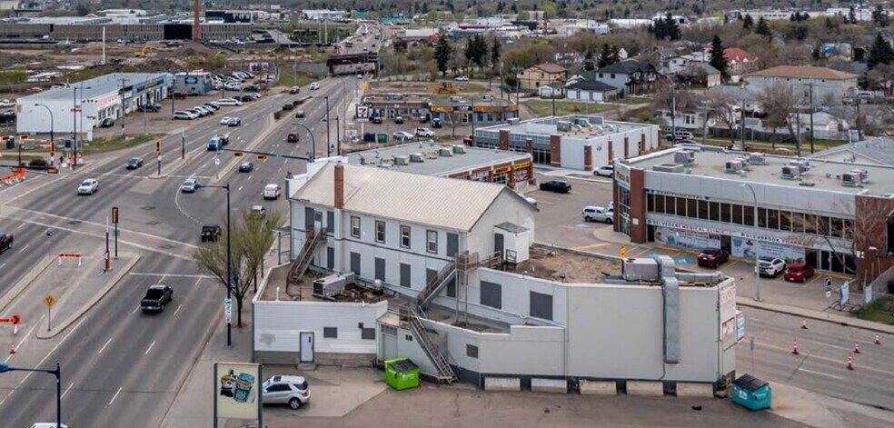 12740 Fort Rd NW, Edmonton, AB à vendre - Photo de l’immeuble – Image 2 sur 2